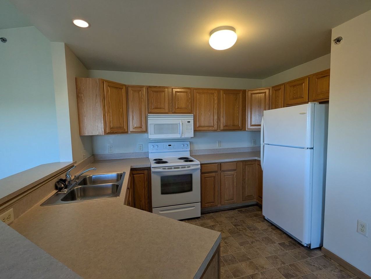 Prairie Crest Apartments - Photo 6 of 28