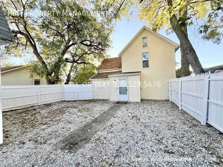 412 Brown Ave Nw - Photo 2 of 30