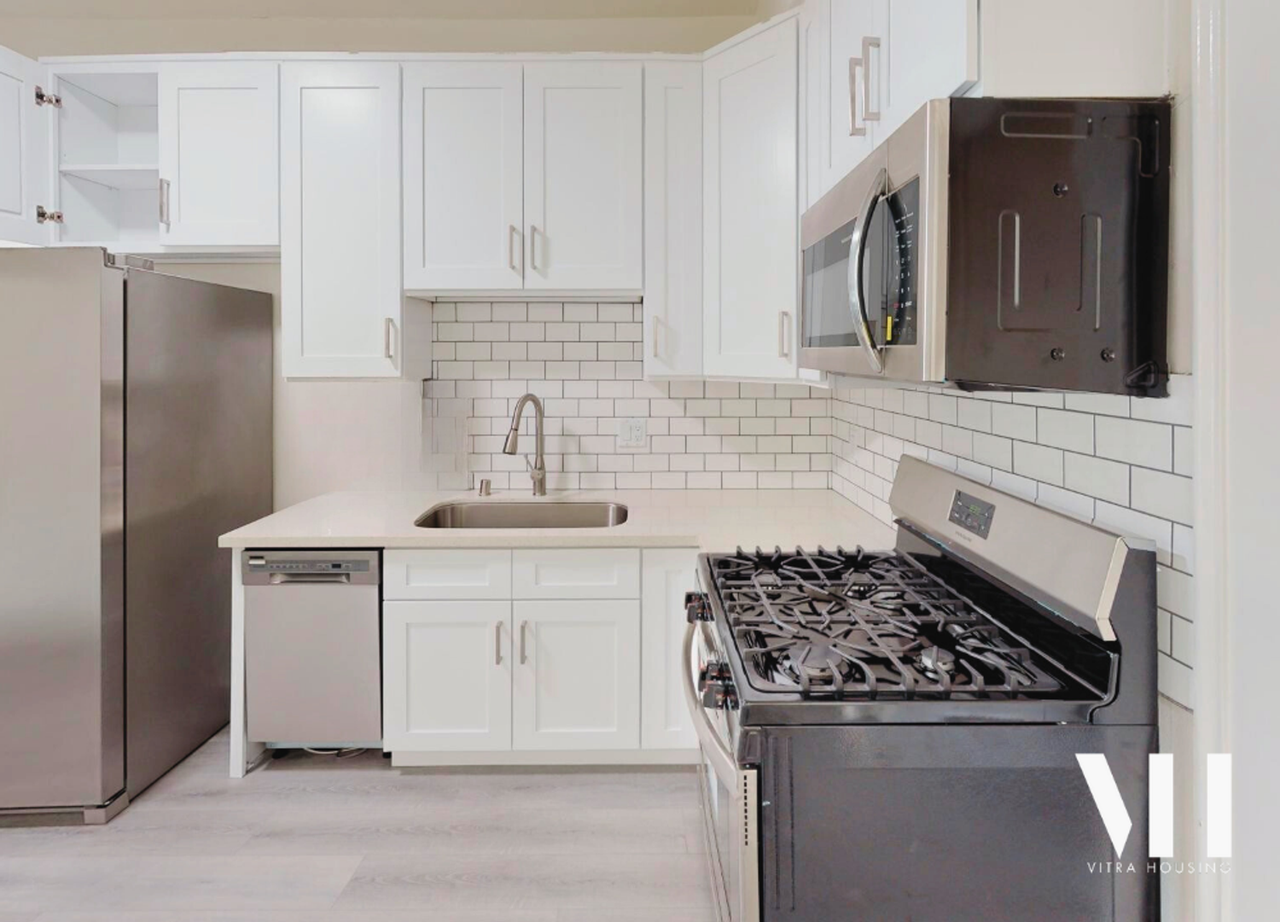 27 West Apartment Homes Near USC Campus! - Photo 2 of 23