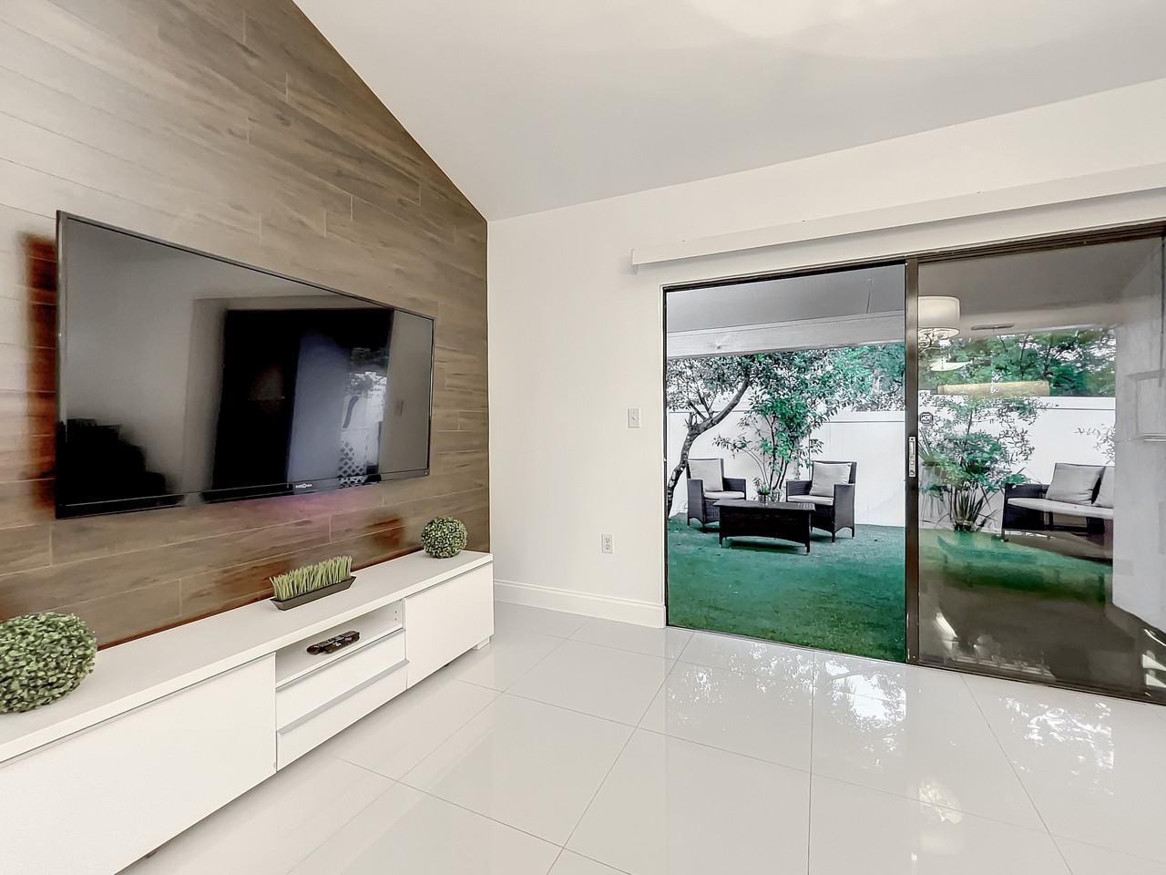 5051 Ernst Court #mw - Photo 5 of 27