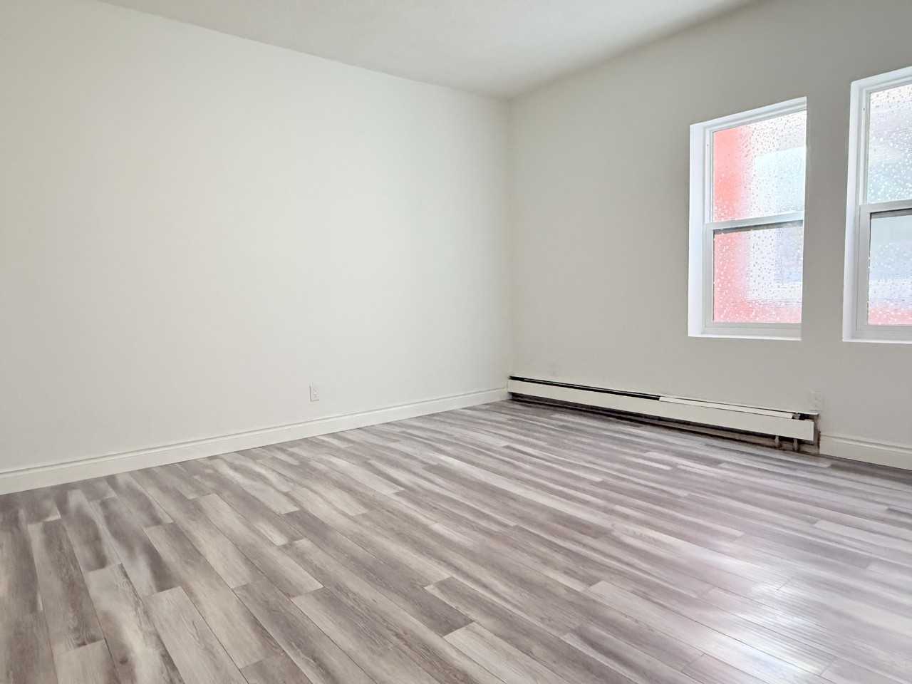 581 Pierre Ave #4 - Photo 2 of 18