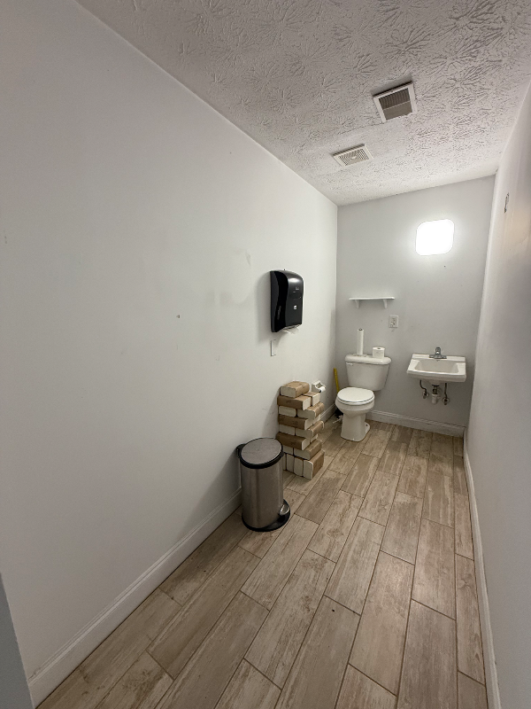 801 Winchester Rd - Photo 5 of 20