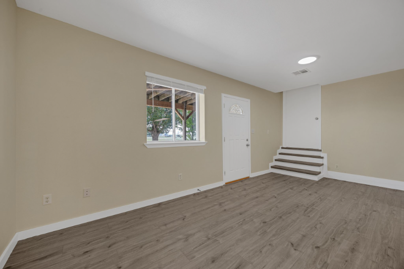 407 East Corona Avenue #C - Photo 4 of 15