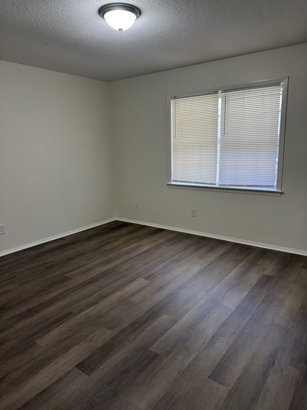 1914 Saint James Dr #4 - Photo 7 of 9