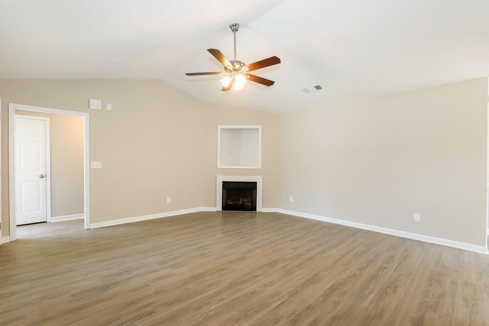 1060 Navaho Trail - Photo 3 of 16