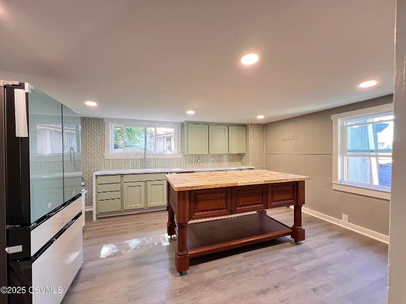 237 Cherry St - Photo 7 of 13