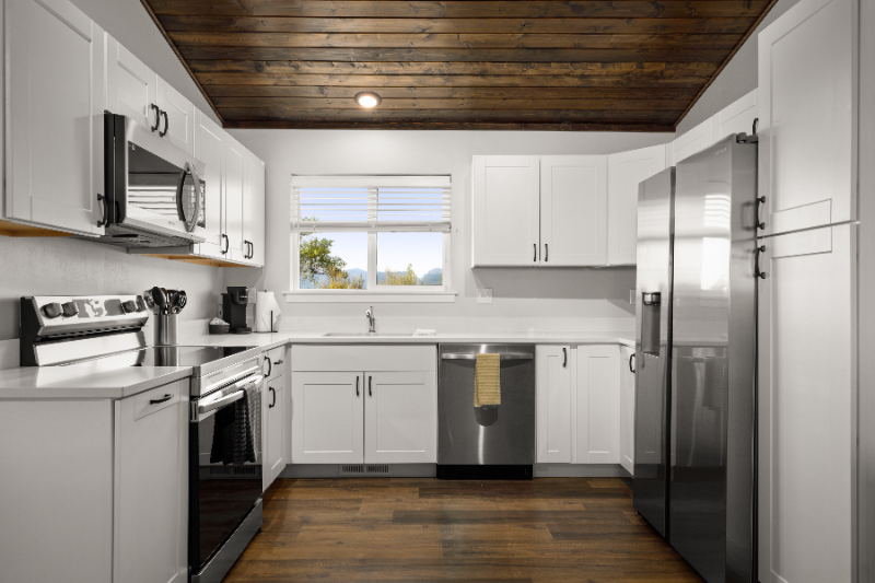 916 Jensen Rd - Photo 2 of 17