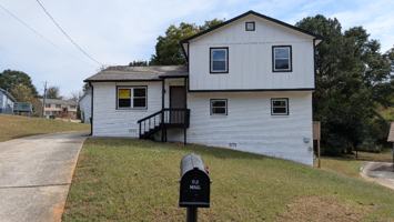 featured image of 2720 Oxford Court