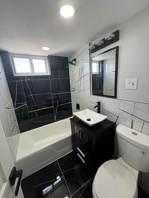 750 N Broad St #2H - Photo 4 of 12