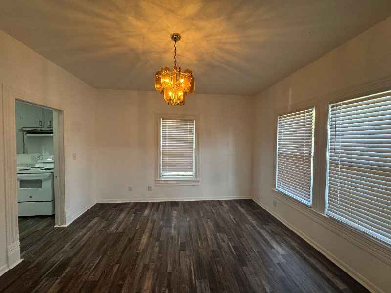 314 Corsicana St - Photo 2 of 11