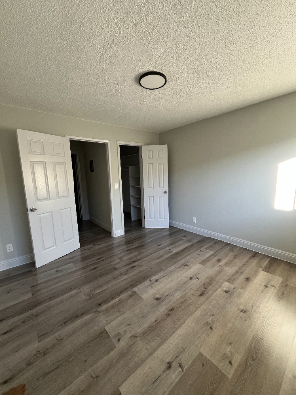 1240 W 105th St #15 - Photo 4 of 8