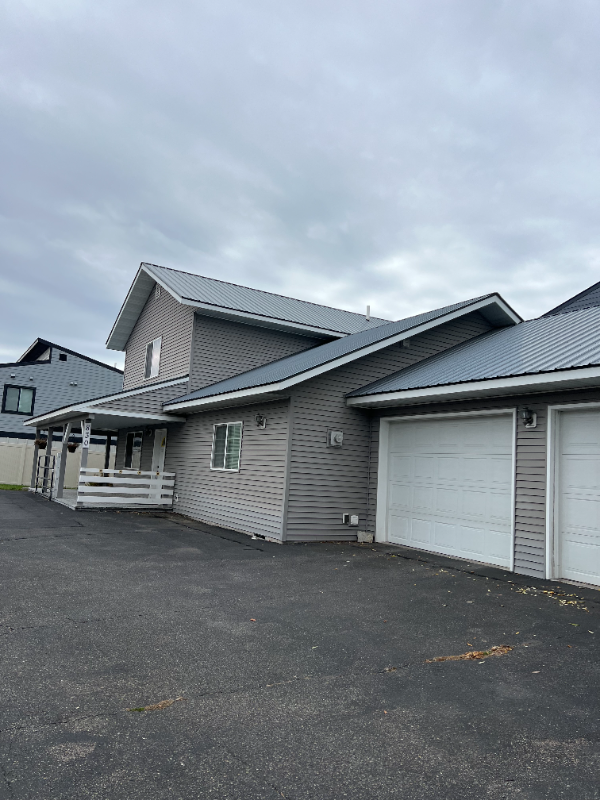 830 8th St W - Photo 2 of 20