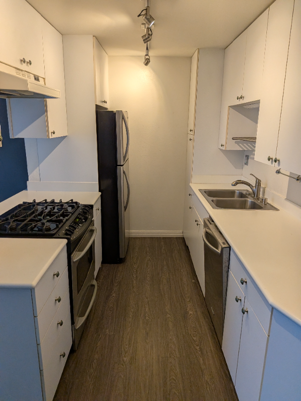 1600 Ardmore Ave - Photo 3 of 16