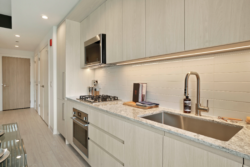 362 N Halsted St - Photo 4 of 20