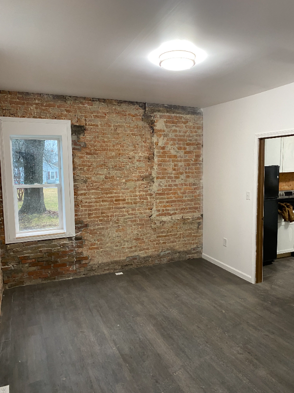 550 S Market St - Photo 3 of 5