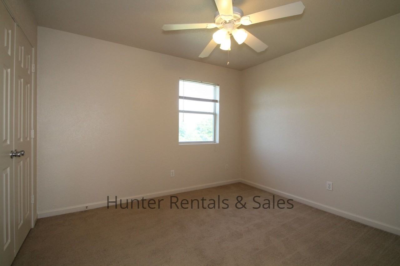 1604 Aztec Trace - Photo 5 of 17