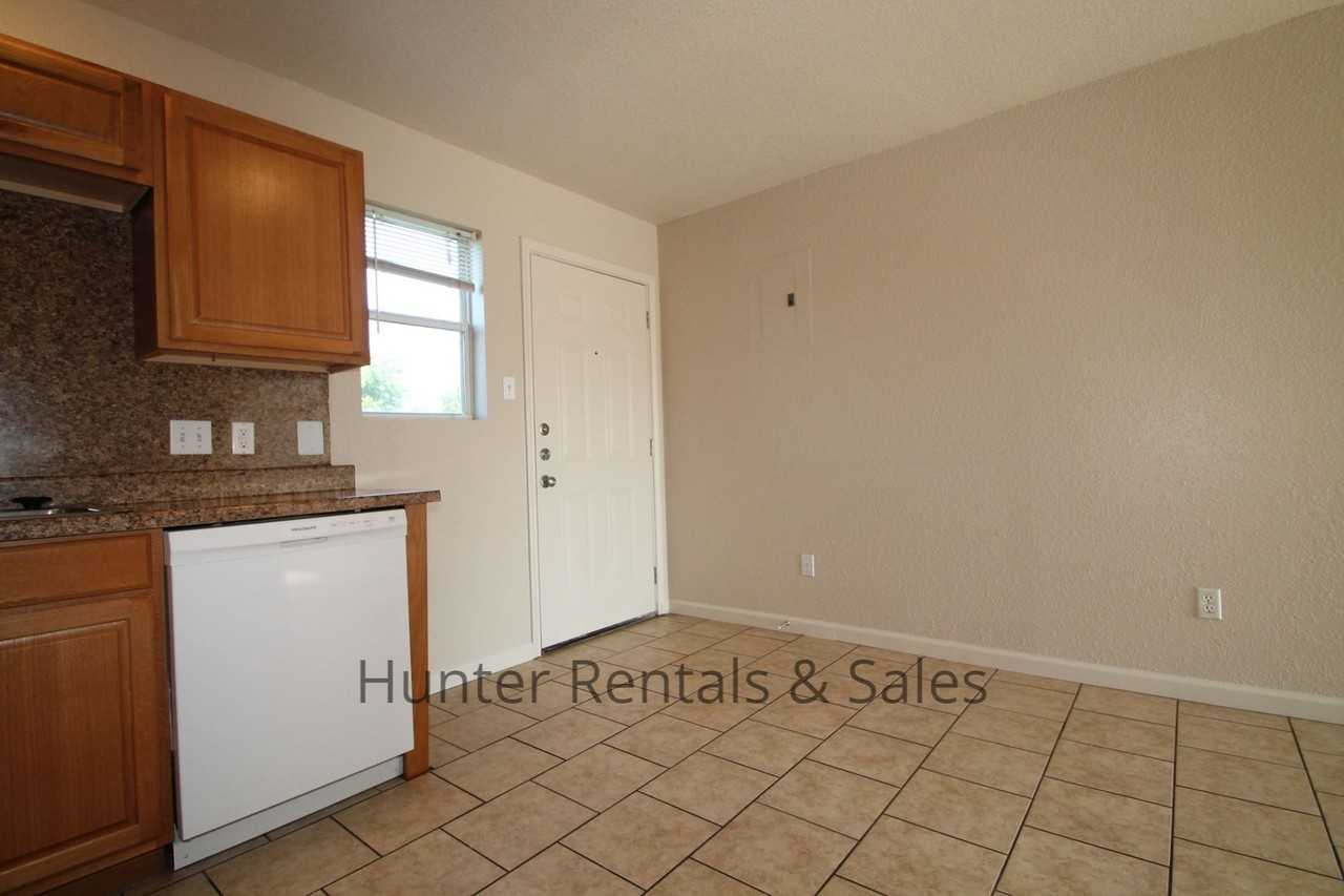 1604 1604-B Aztec Trace Dr - Photo 6 of 17