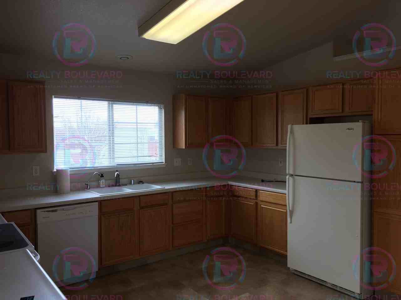 17863 Bear River Ct - Photo 4 of 18