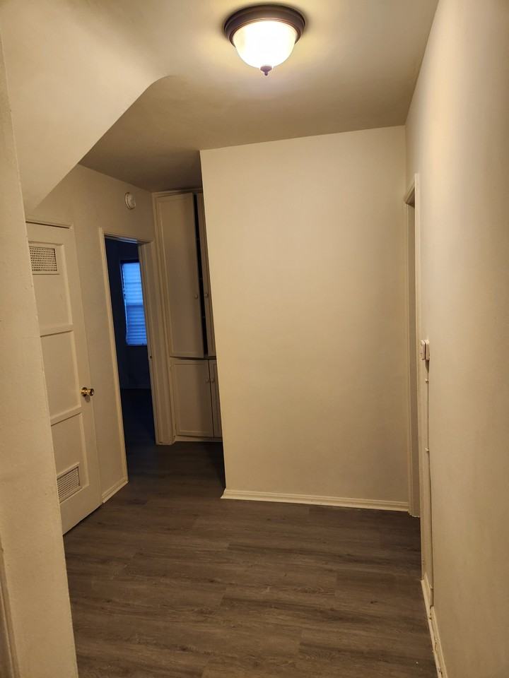 2183 West 27th Street #2183 - Photo 4 of 13