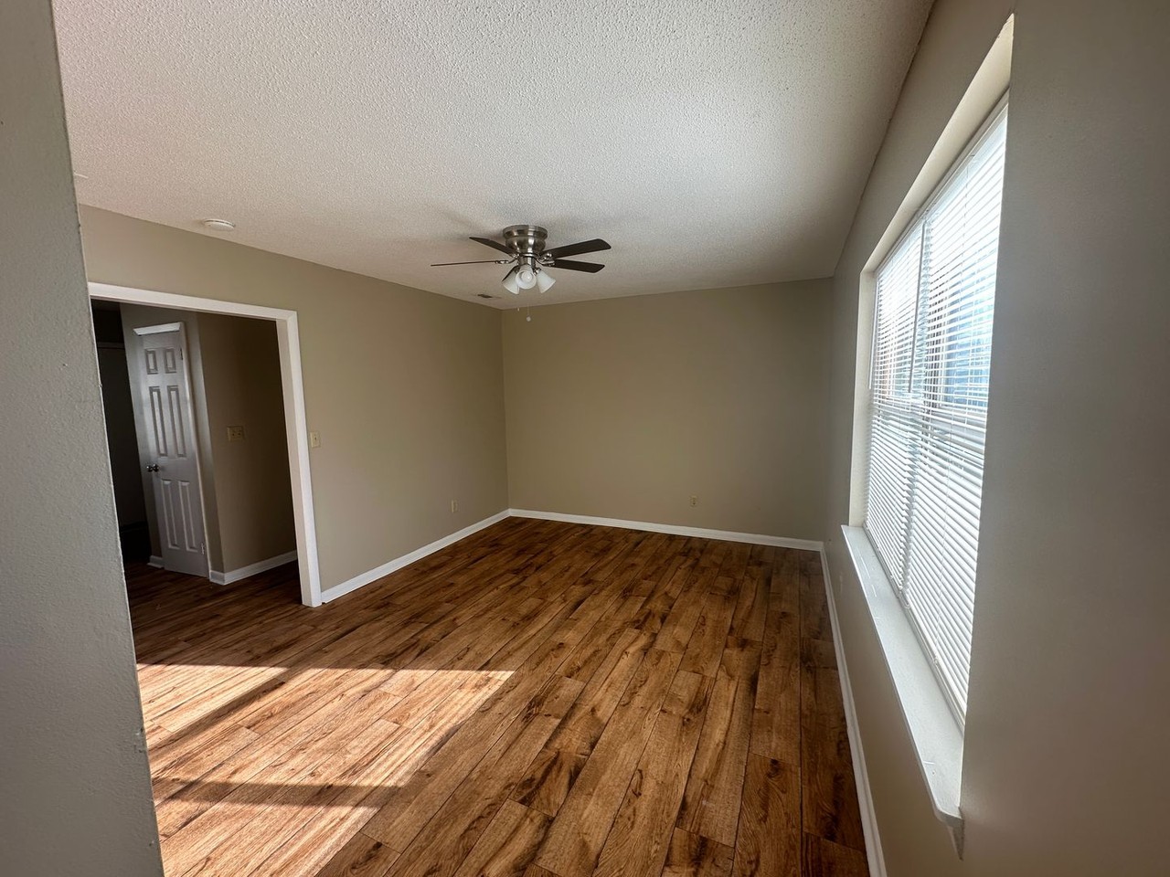 509 509 E. Main St. * - 911 - D #D - Photo 7 of 23