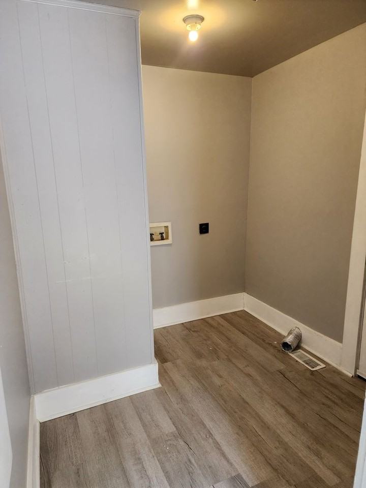 806 N 5th Ave #A - Photo 5 of 11