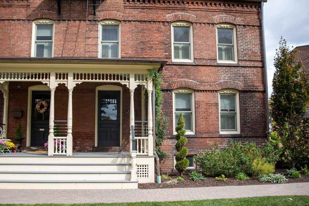 40 Round Hill Rd #2 - Photo 2 of 38