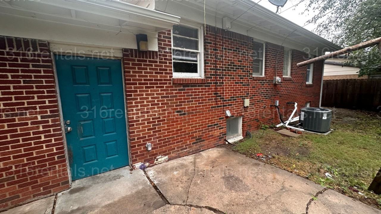 1921 W Jewell St - Photo 3 of 22