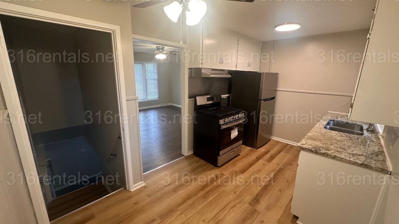 1921 W Jewell St - Photo 6 of 22