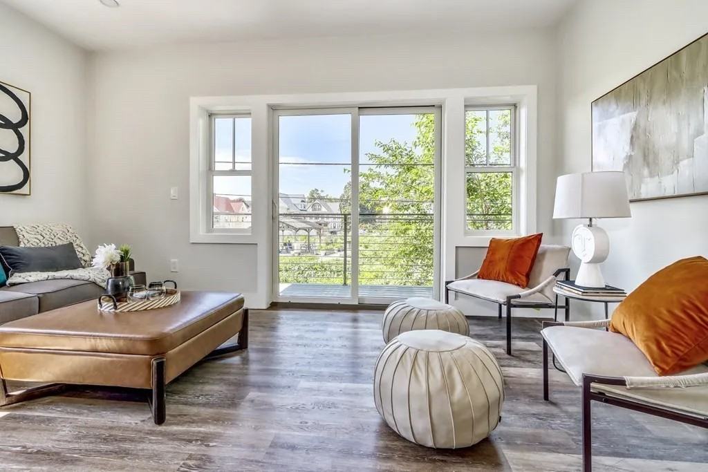 19 W Tremlett St #3 - Photo 6 of 22