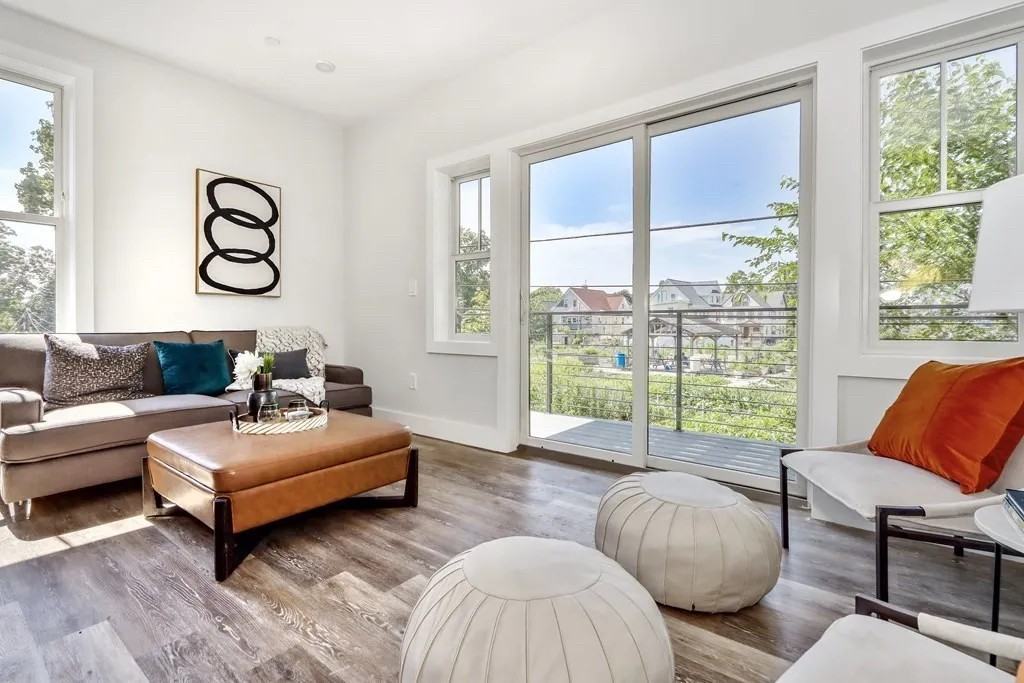 19 W Tremlett St #3 - Photo 7 of 22