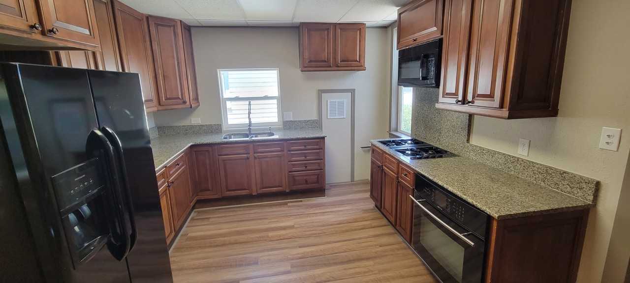 811 West 13th Street #NA - Photo 4 of 17