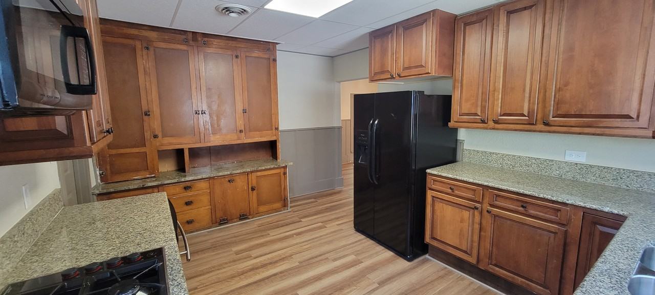 811 West 13th Street #NA - Photo 5 of 17