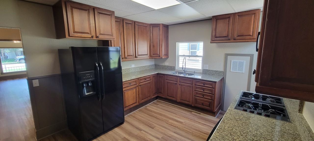 811 West 13th Street #NA - Photo 6 of 17