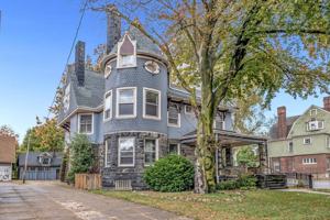 featured image of 1848 E 89th St