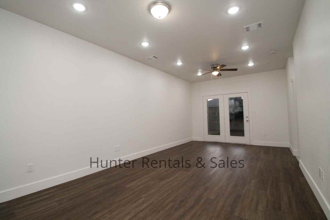 1932 Royal Loop - Photo 4 of 28