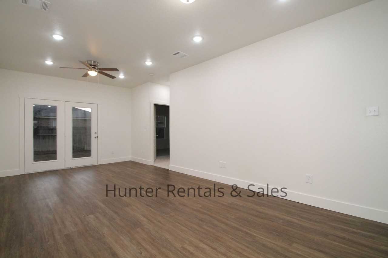 1932 Royal Loop - Photo 5 of 28