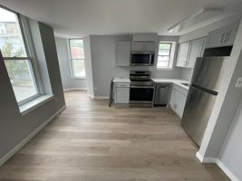 featured image of 3500 Ainslie St