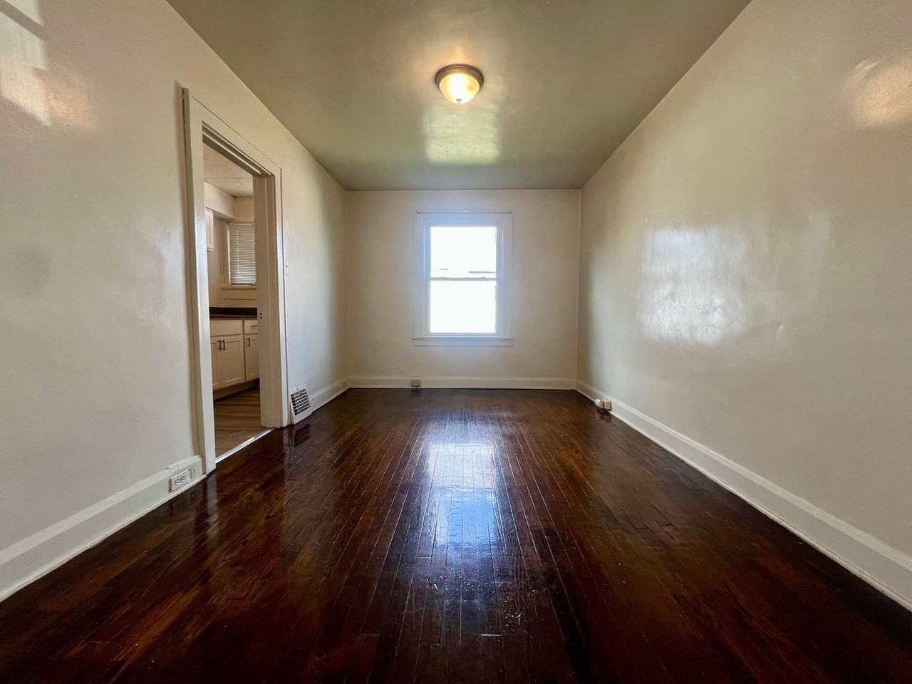 247 Halket Pl - Photo 3 of 12