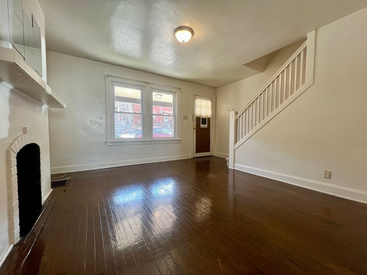 243 Halket Pl - Photo 5 of 12