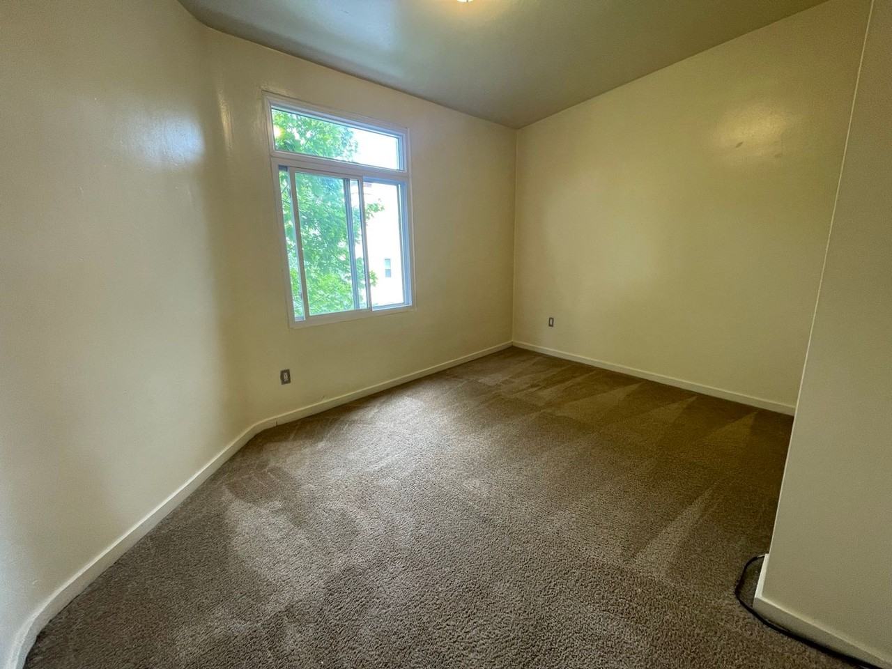 3440 Bates St #14 - Photo 3 of 8