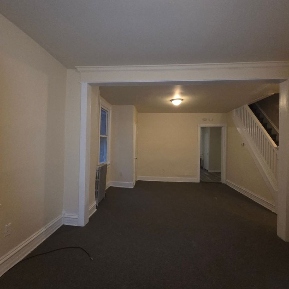 208 N Church St - Photo 3 of 12