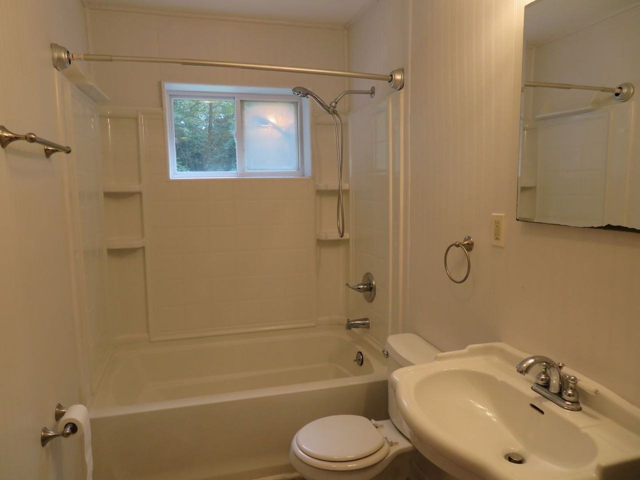 169 Winston Dr - Photo 4 of 14