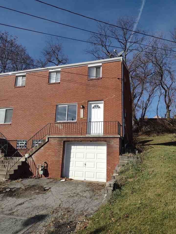 3042 Canbet Drive - Photo 3 of 33