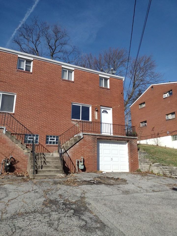 3042 Canbet Drive - Photo 4 of 33