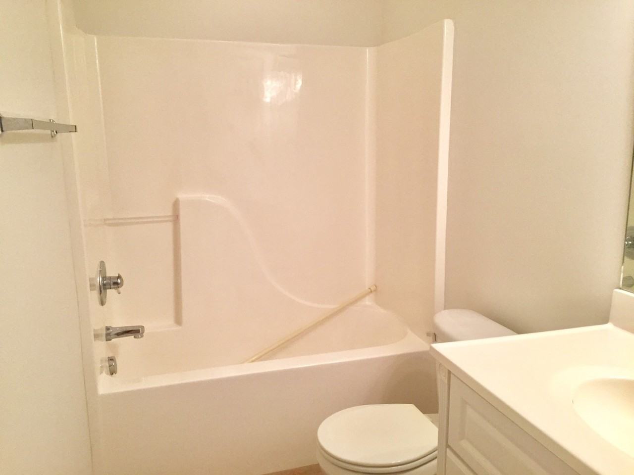 1040 Middleview Street - Photo 6 of 13