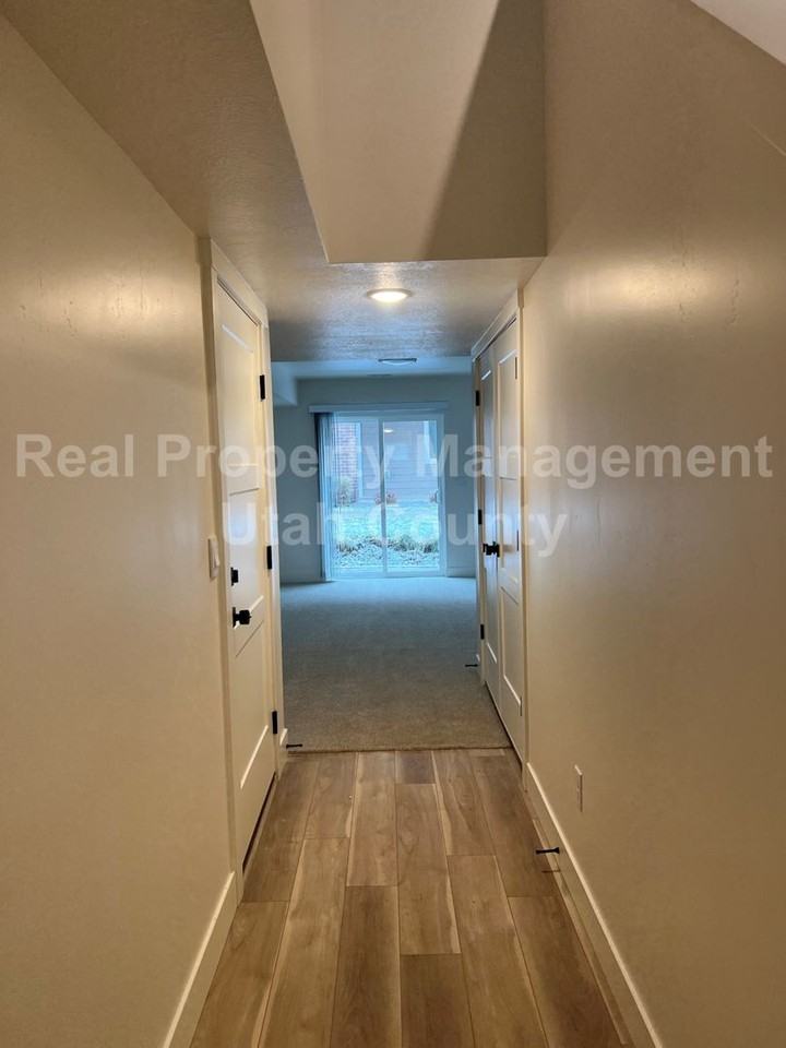 645 E 340 S - Photo 3 of 38