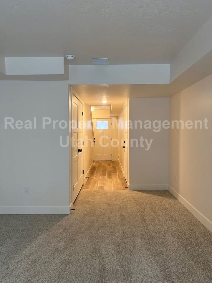 645 E 340 S - Photo 6 of 38