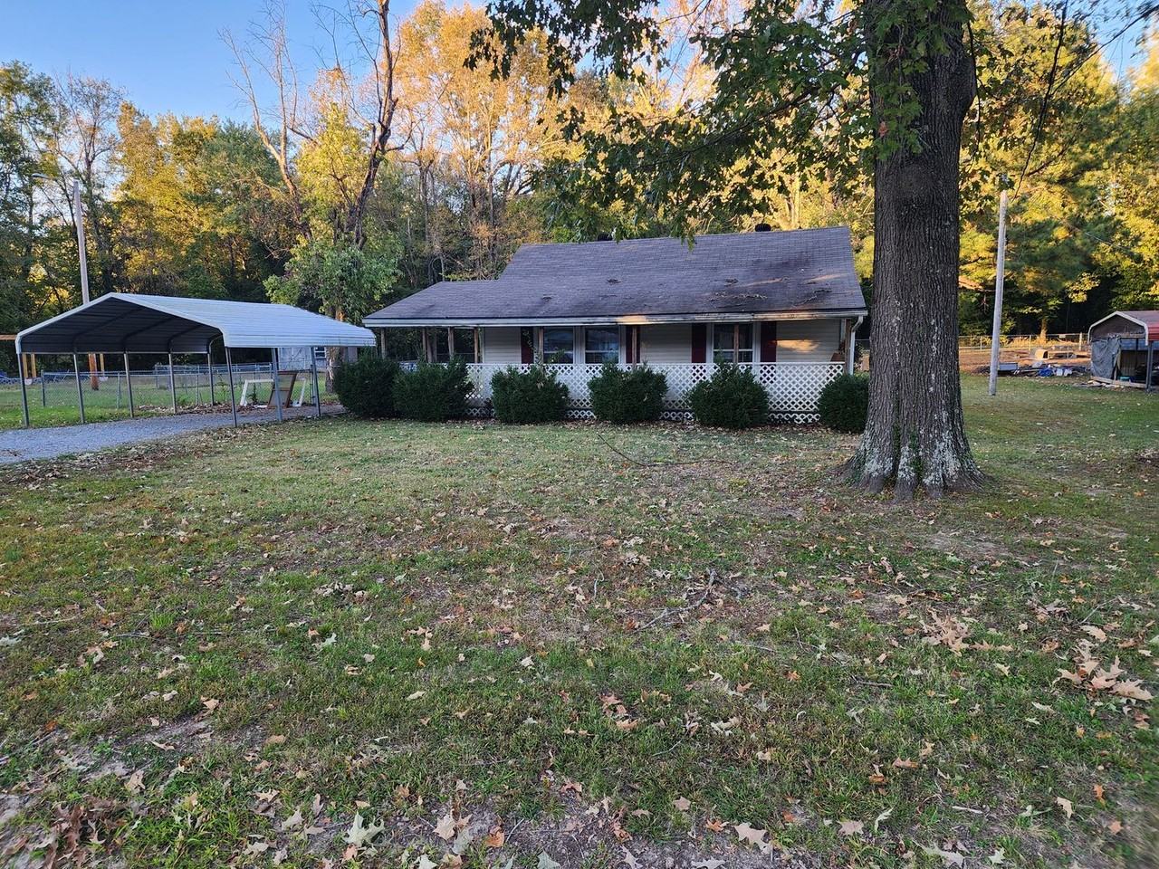 2242 Dixie Ave - Photo 2 of 16