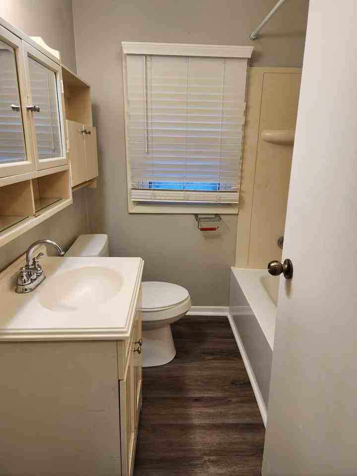 2242 Dixie Ave - Photo 3 of 16