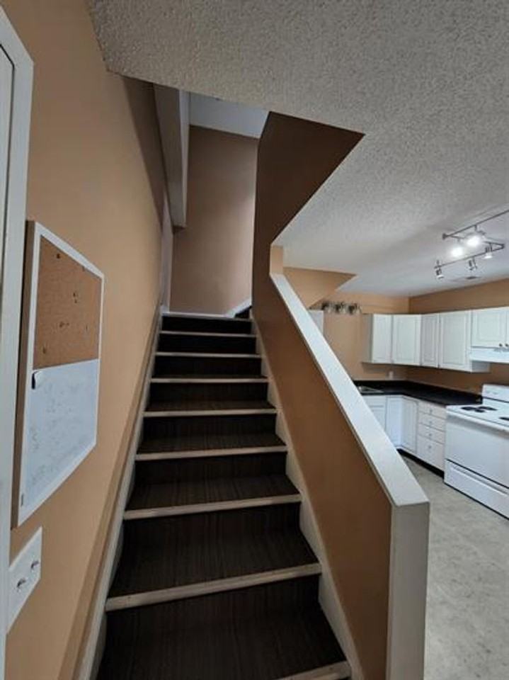 520 S Nichols Ave #D - Photo 7 of 7